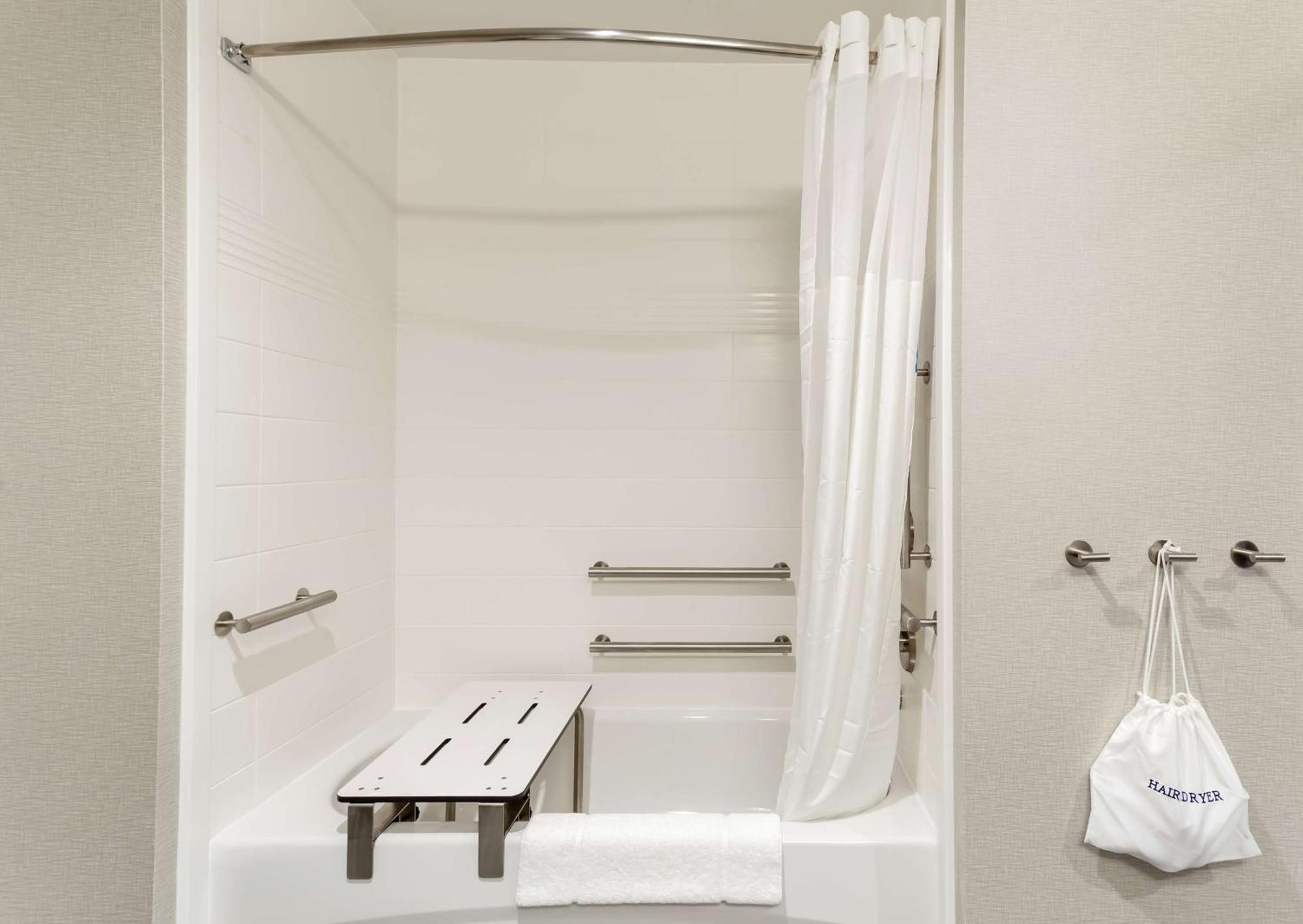 Hampton Inn Madison, Oh Экстерьер фото