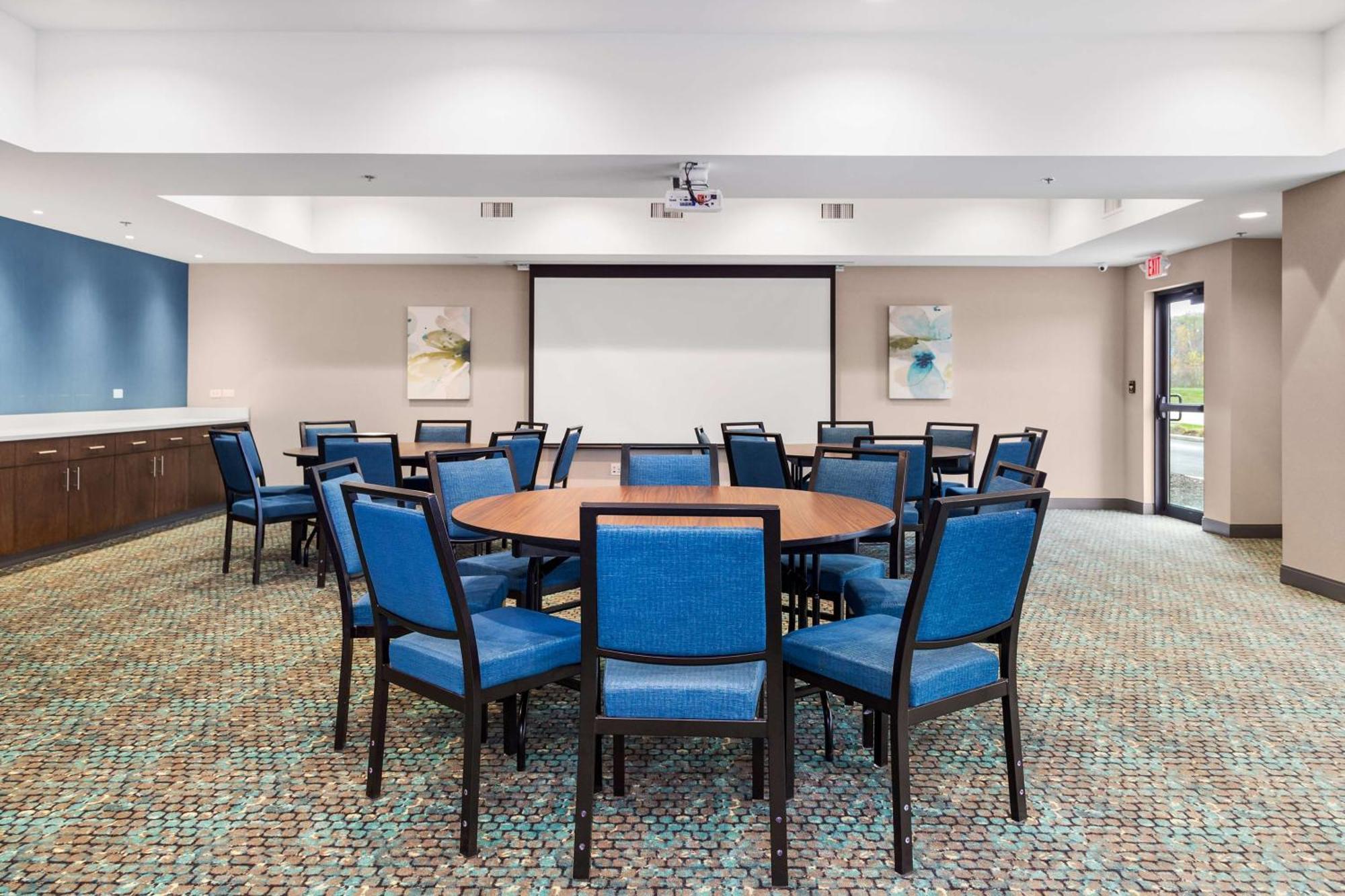 Hampton Inn Madison, Oh Экстерьер фото